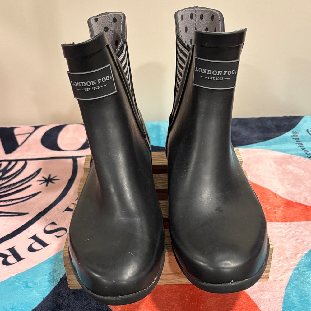 London Fog Black and Gray Rain Boots